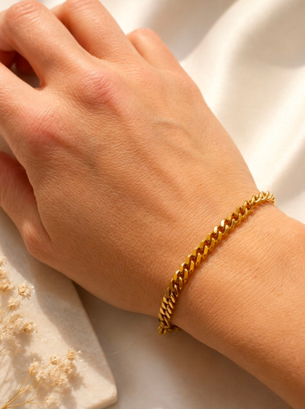 18K Gold PVD Diamond Cut Curb Chain Bracelet