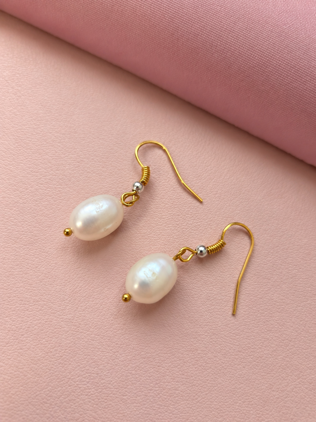 Sunday Pearl Earrings