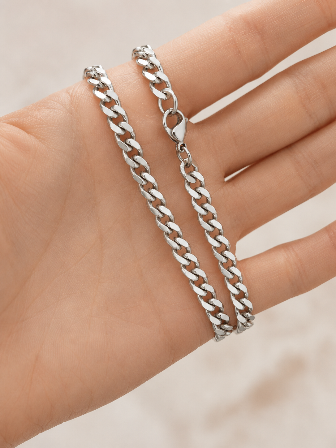 Signature Curb Chain Necklace