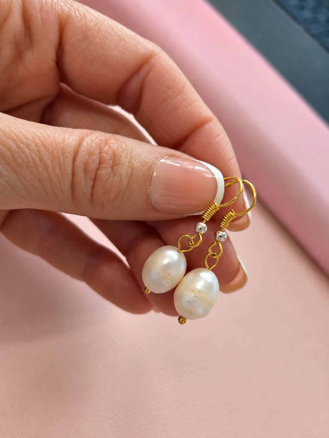 Sunday Pearl Earrings