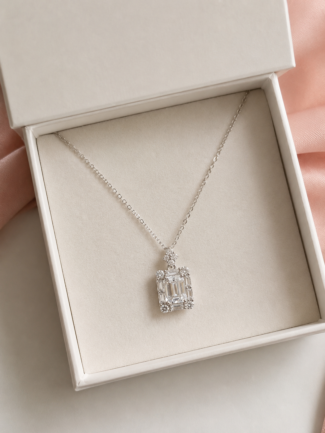 The Nora Moissanite Pendant Necklace