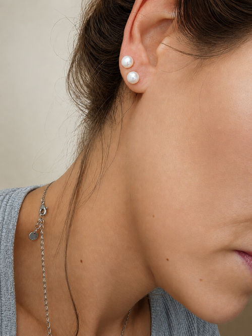Anna Maria Pearl Studs